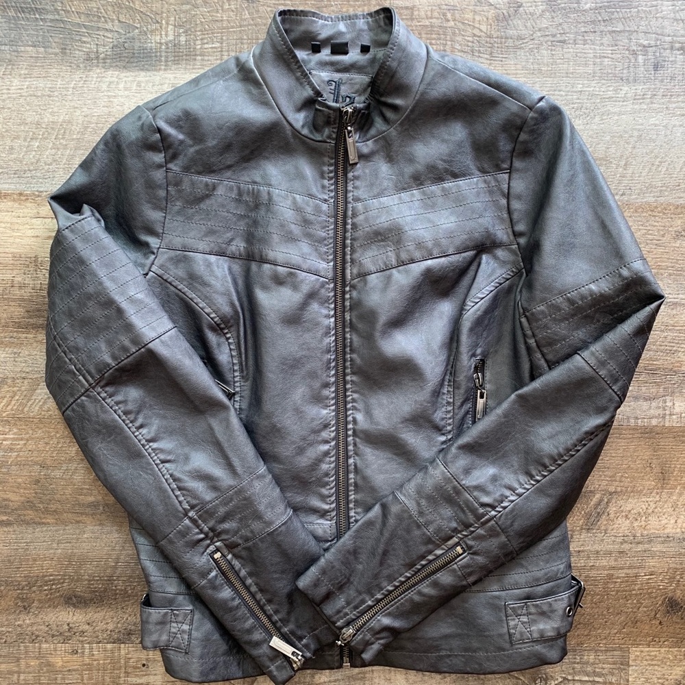 NWOT J2 Juniors MED Gray Faux Vegan Leather Jacket